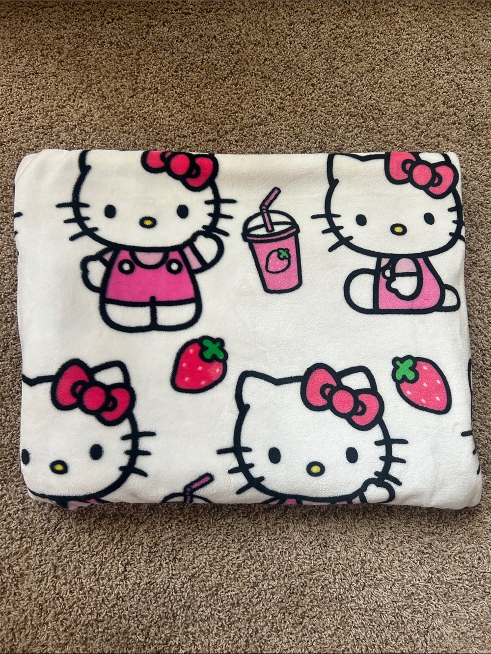 Hello Kitty Strawberry Milkshake Bedding